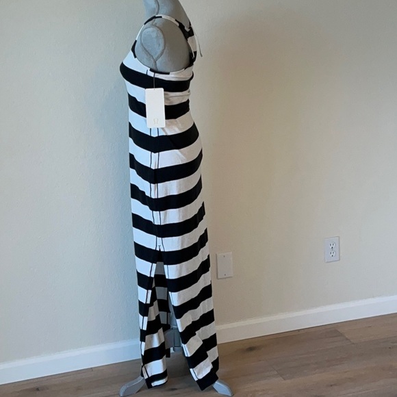 NWT Lululemon Refresh Black & White Striped Maxi Dress Size 8 - Picture 2 of 6